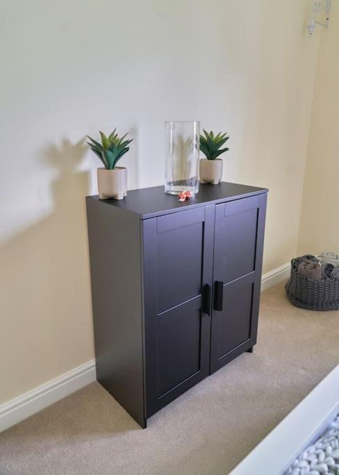Stunning Luxury 2 Bed Apartment With En-Suite In Wokingham City Centre Buitenkant foto
